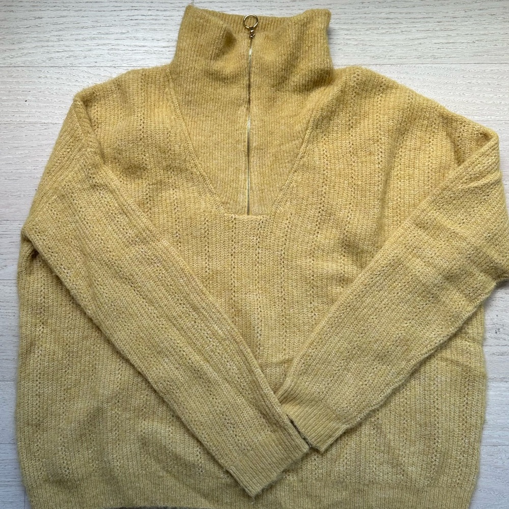 NWOT Sezane Johnny Pull Yellow